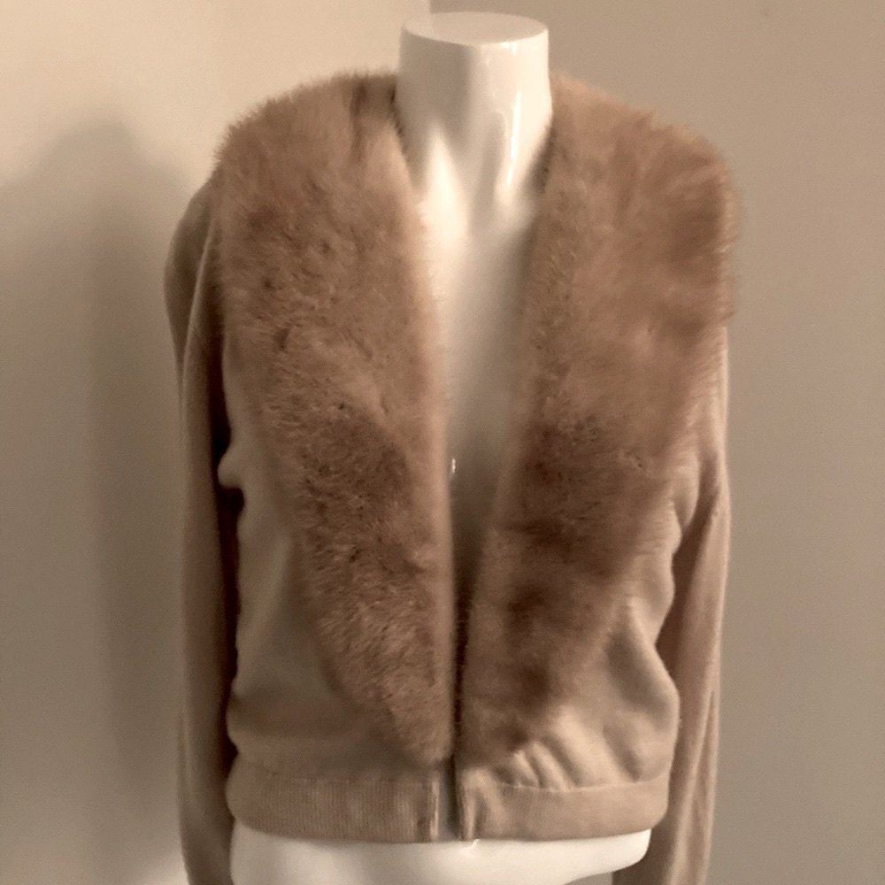 Cashmere Sweater with Mink Collar